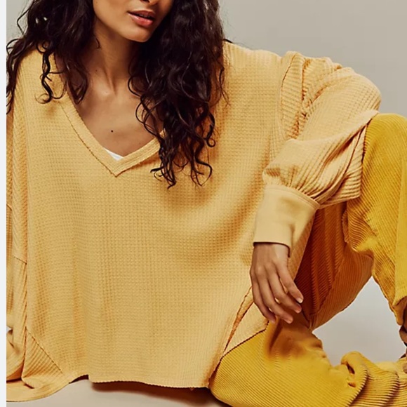 Free People Tops - FREE PEOPLE CORALINE  V NECK TOP MEDIUM LARGE